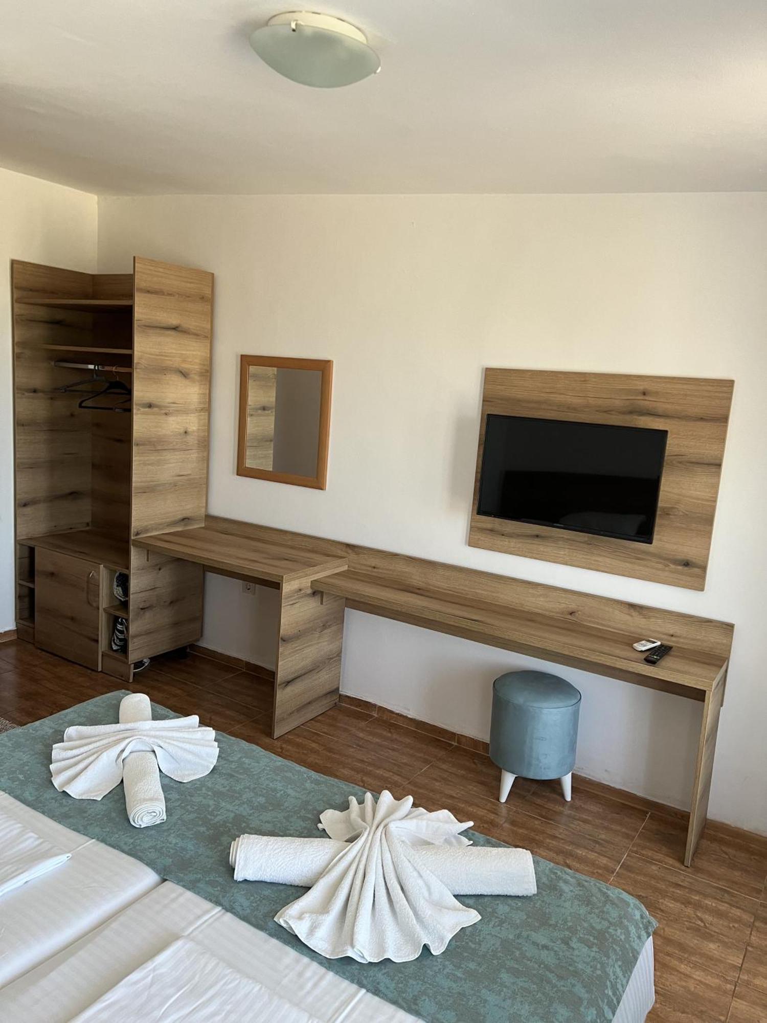 Hotel Surf Primorsko Exterior photo